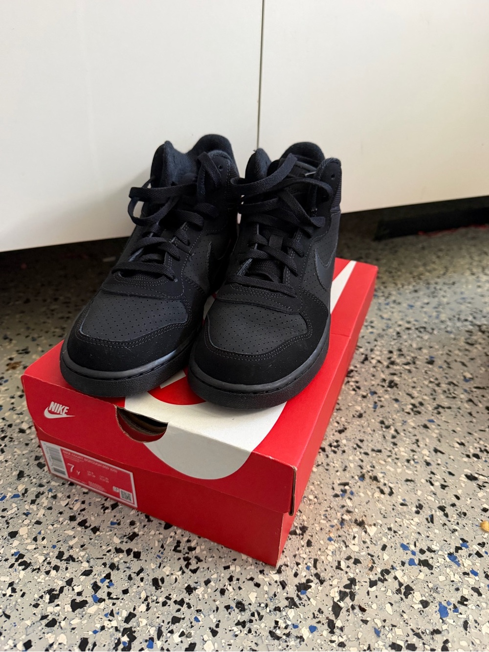 Nike boys Court Borough Mid high tops